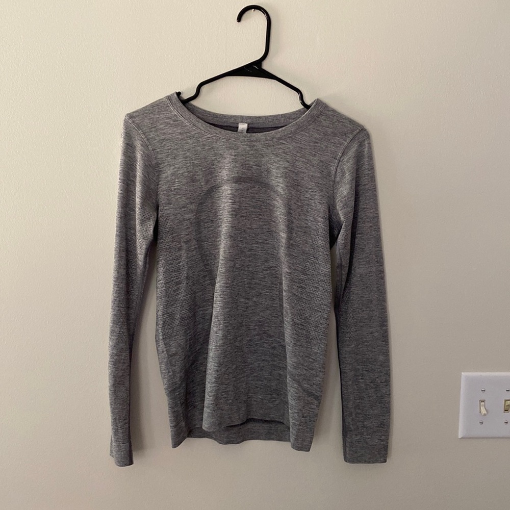 LuluLemon long sleeve grey shirt